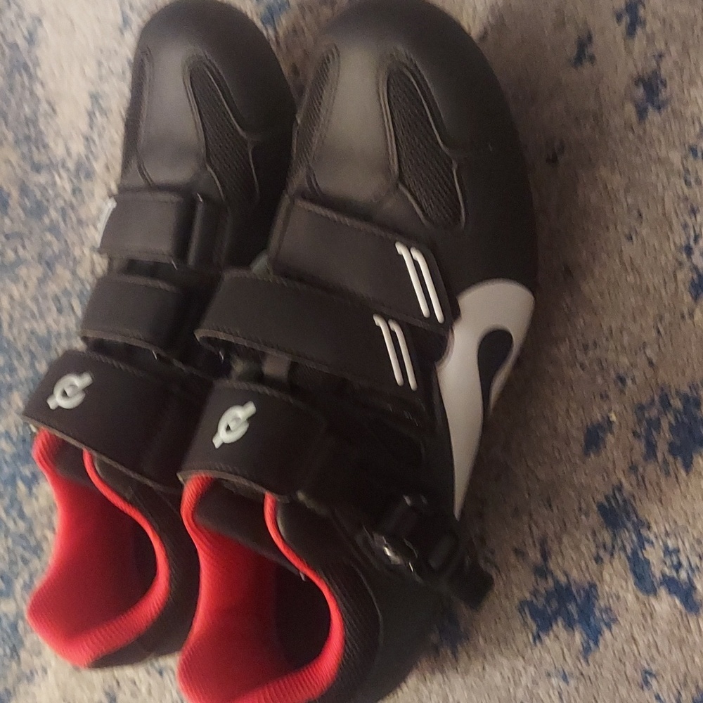 Peloton spin BikCycling shoes